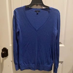 Gap V neck sweater